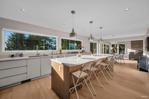 130 Oceanview Place, Lions Bay, BC 