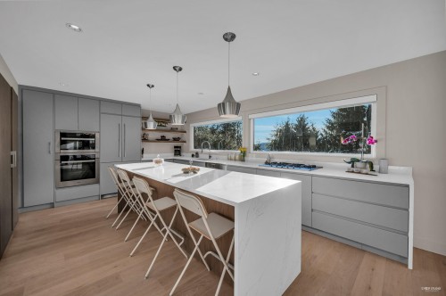 130 Oceanview Place, Lions Bay, BC 