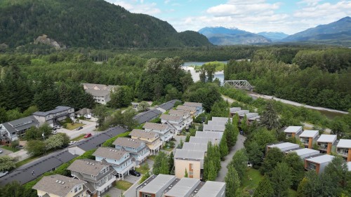 2-39885 Government Road, Squamish, BC 
