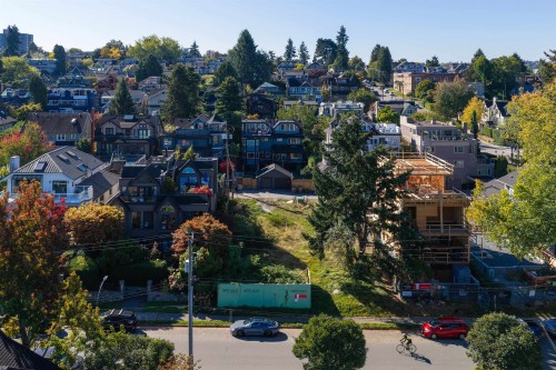 2576 Point Grey Road, Vancouver, BC 