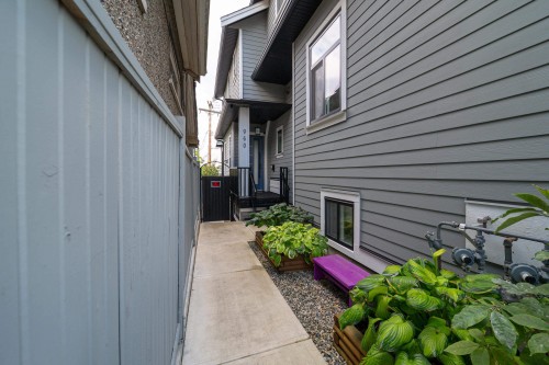 960 Renfrew Street, Vancouver, BC 