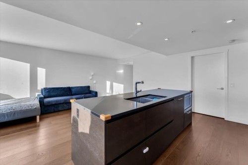 607-1571 57Th Avenue W, Vancouver, BC 