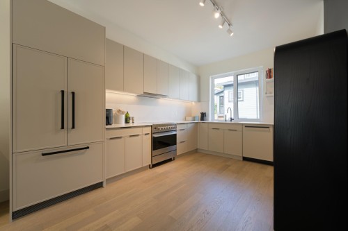 24-632 3Rd Street E, North Vancouver, BC 