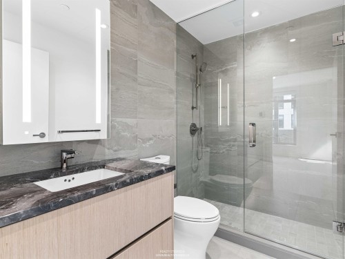 302-777 Harbour Way, North Vancouver, BC 