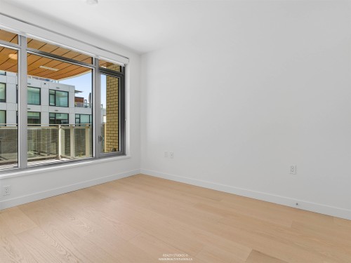 302-777 Harbour Way, North Vancouver, BC 