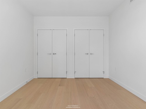 302-777 Harbour Way, North Vancouver, BC 