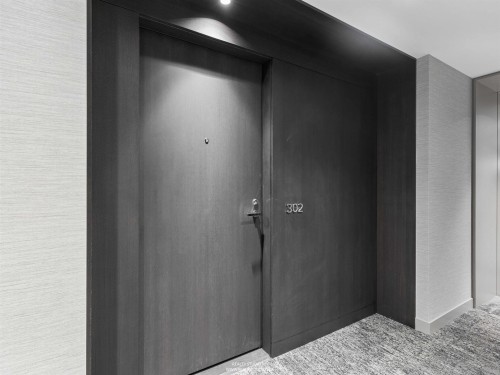 302-777 Harbour Way, North Vancouver, BC 