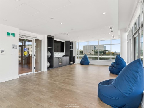 302-777 Harbour Way, North Vancouver, BC 