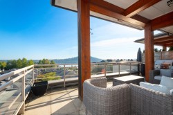 501-3602 Aldercrest Drive North Vancouver, BC V7G 0A2
