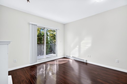 210-22290 North Avenue, Maple Ridge, BC 