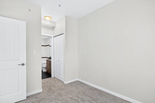 210-22290 North Avenue, Maple Ridge, BC 
