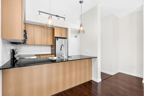 210-22290 North Avenue, Maple Ridge, BC 