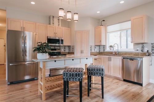 6222 Sitka Road  Sechelt, BC V7Z 0L3
