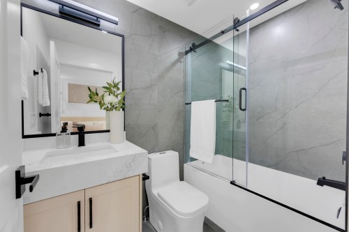 1-2888 6Th Avenue E, Vancouver, BC 