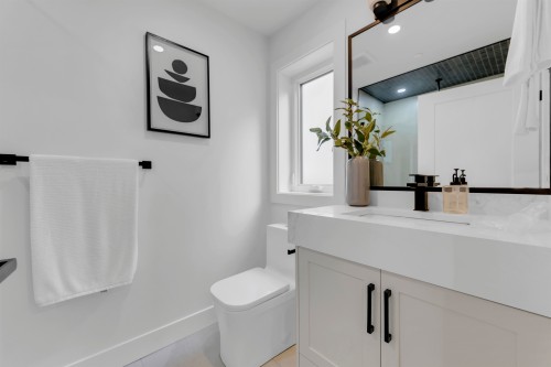 1-2888 6Th Avenue E, Vancouver, BC 