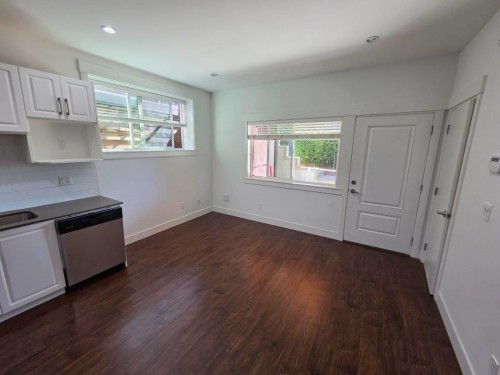 Lower-726 Delestre Avenue , Coquitlam, BC V3K 2G3 2