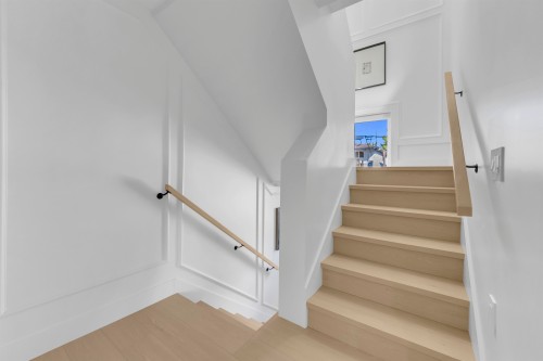 2-2888 6Th Avenue E, Vancouver, BC 