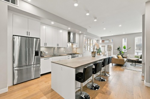 4682 Capilano Road, North Vancouver, BC 