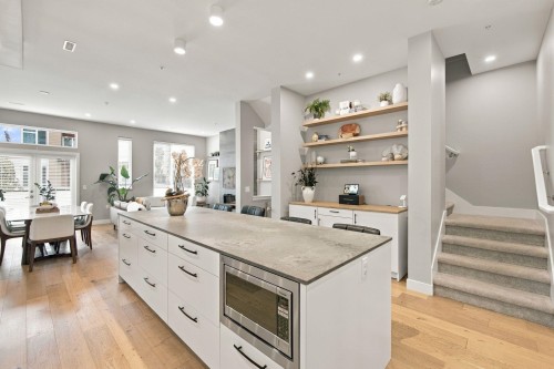 4682 Capilano Road, North Vancouver, BC 