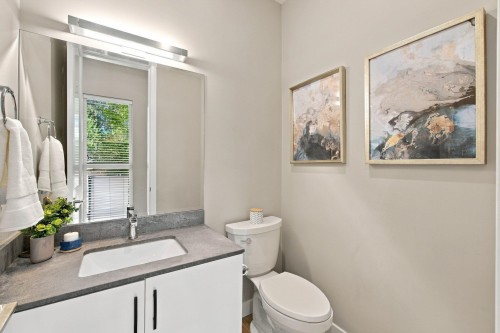 4682 Capilano Road, North Vancouver, BC 