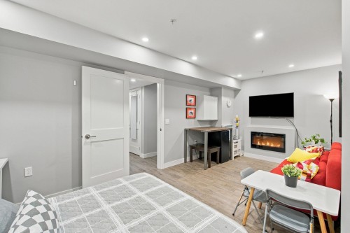 4682 Capilano Road, North Vancouver, BC 