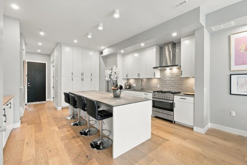 4682 Capilano Road, North Vancouver, BC 