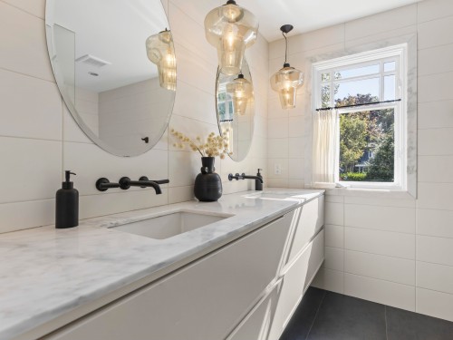 4070 13Th Avenue W, Vancouver, BC 