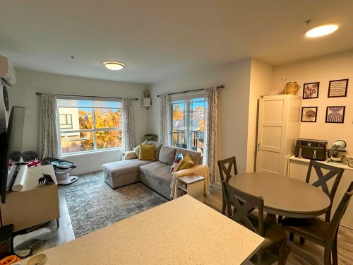 207-12310 222 Street, Maple Ridge, BC 
