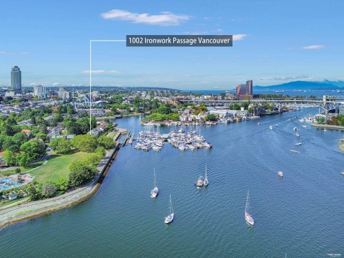 1002 Ironwork Passage, Vancouver, BC 