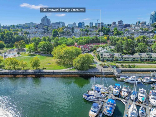 1002 Ironwork Passage, Vancouver, BC 