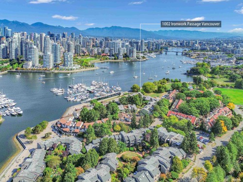 1002 Ironwork Passage, Vancouver, BC 