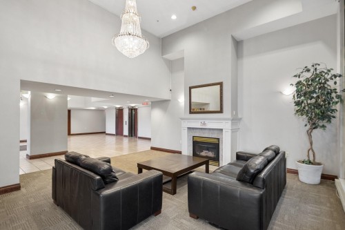 707-7380 Elmbridge Way, Richmond, BC 