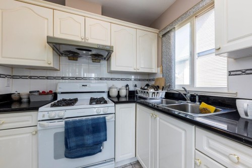 449 16Th Street E, North Vancouver, BC 