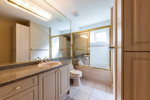 449 16Th Street E, North Vancouver, BC 