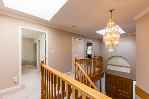449 16Th Street E, North Vancouver, BC 