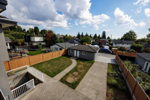 449 16Th Street E, North Vancouver, BC 