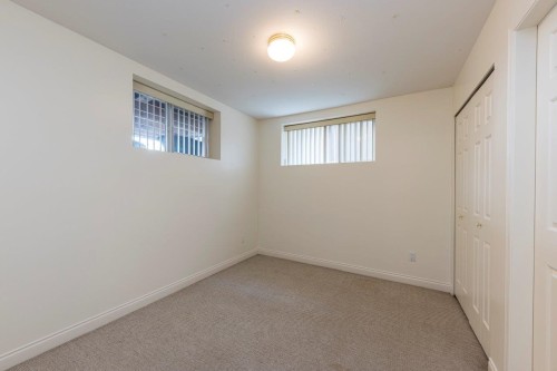 449 16Th Street E, North Vancouver, BC 