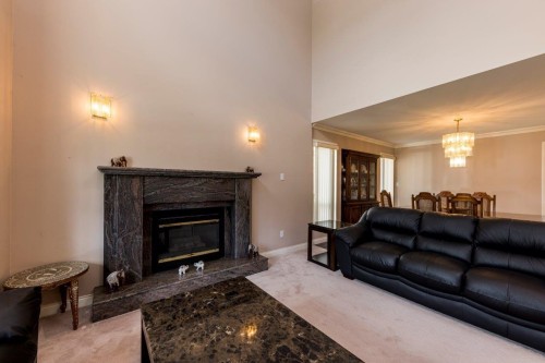 449 16Th Street E, North Vancouver, BC 