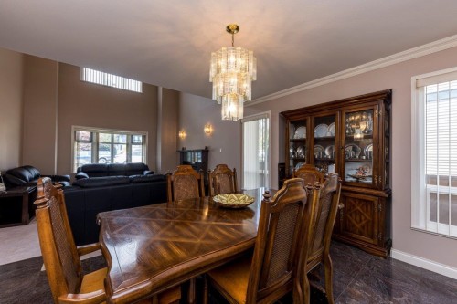 449 16Th Street E, North Vancouver, BC 