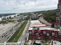 1804-3438 Sawmill Crescent Vancouver, BC V5S 0E3