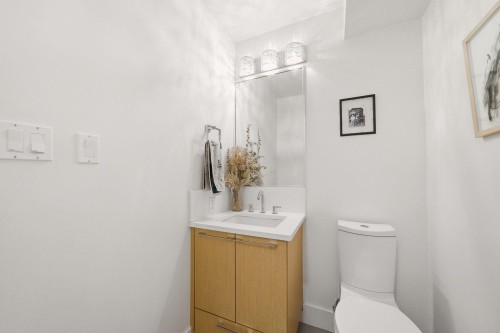 2222 Caledonia Avenue, North Vancouver, BC 