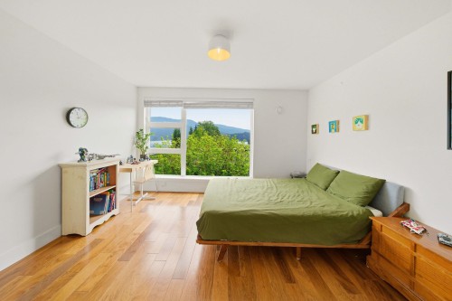 2222 Caledonia Avenue, North Vancouver, BC 