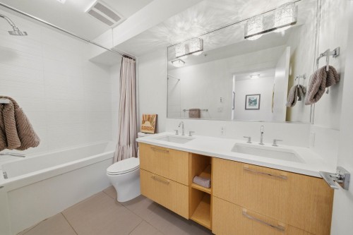 2222 Caledonia Avenue, North Vancouver, BC 