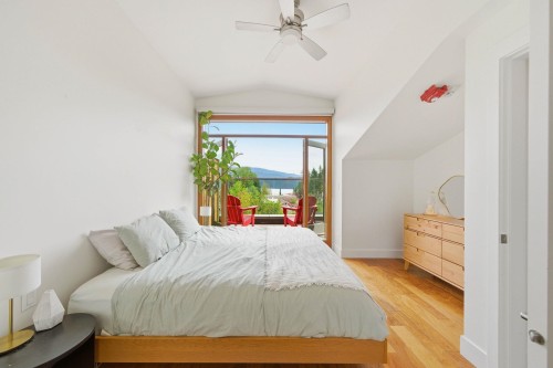 2222 Caledonia Avenue, North Vancouver, BC 