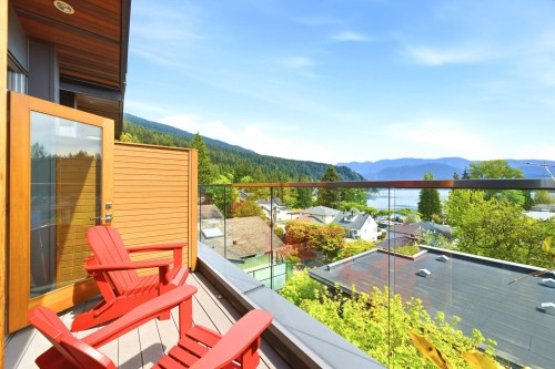 2222 Caledonia Avenue, North Vancouver, BC 