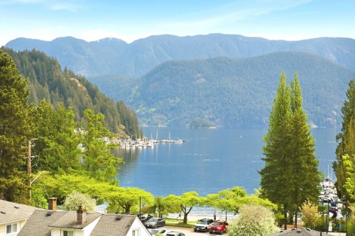 2222 Caledonia Avenue, North Vancouver, BC 