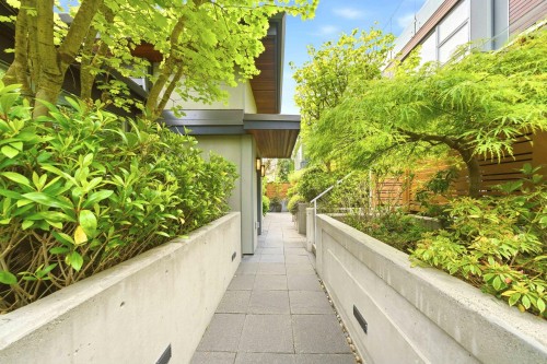 2222 Caledonia Avenue, North Vancouver, BC 