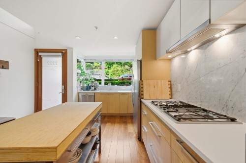 2222 Caledonia Avenue, North Vancouver, BC 