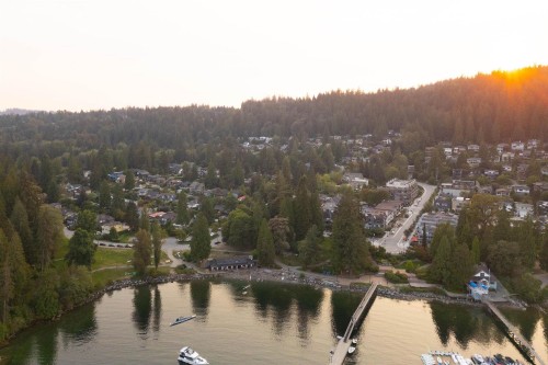 2222 Caledonia Avenue, North Vancouver, BC 