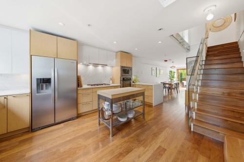2222 Caledonia Avenue, North Vancouver, BC 